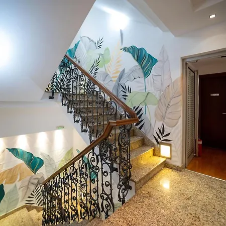 Natali Luxury Parking Hotell 3*