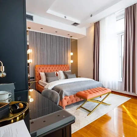 Natali Luxury Parking Hotell 3*