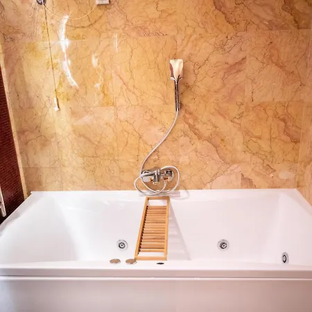 فندق Natali Luxury 3*